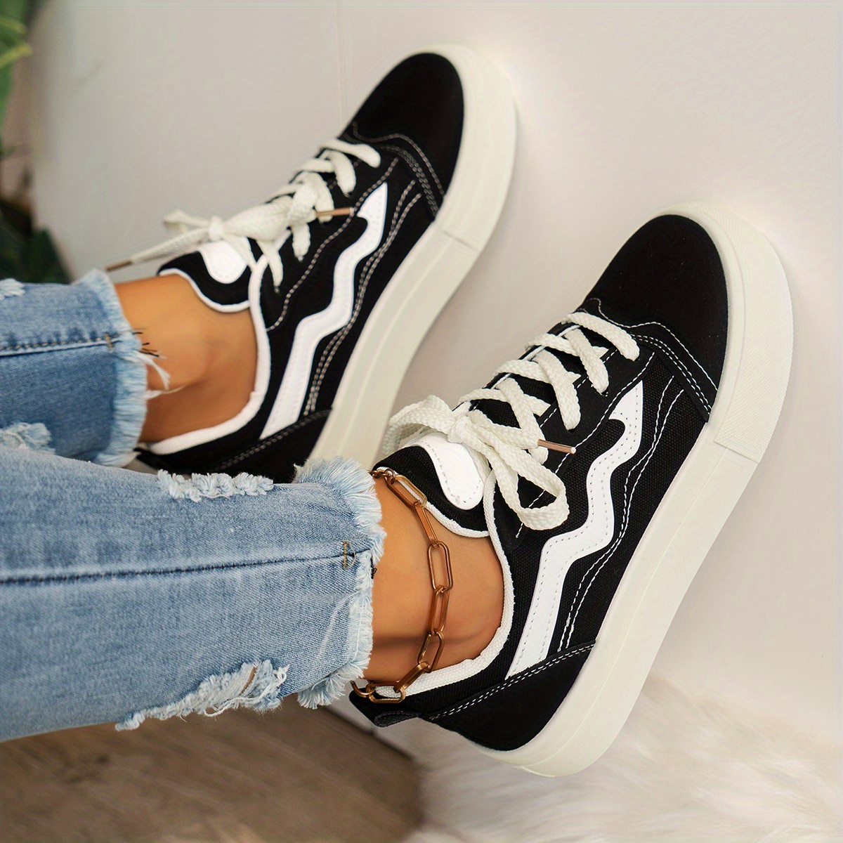 womens platform canvas shoes casual lace up low top platform sneakers all match skate shoes details 3
