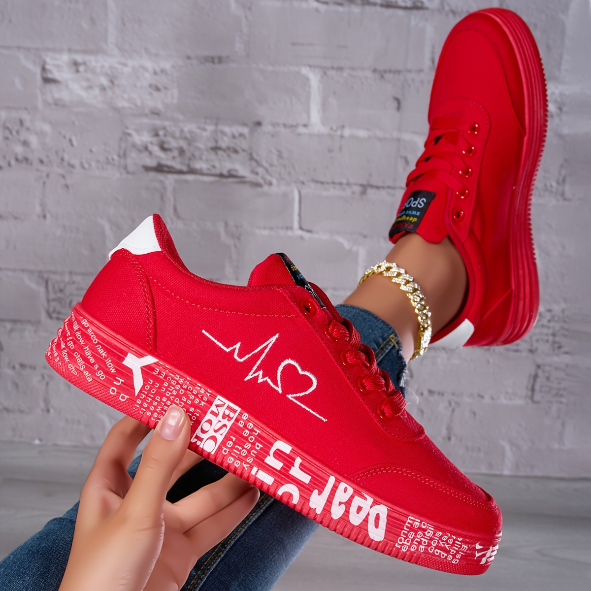 Women s Heart Pattern Canvas Shoes Casual Lace Outdoor Shoes details 1