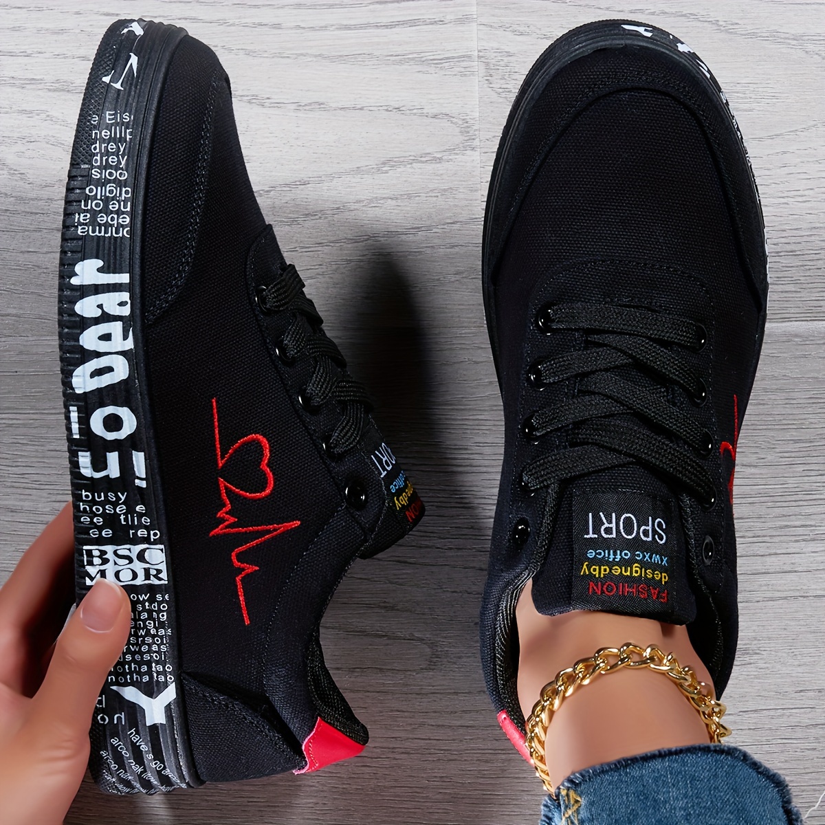 Women s Heart Pattern Canvas Shoes Casual Lace Outdoor Shoes details 4