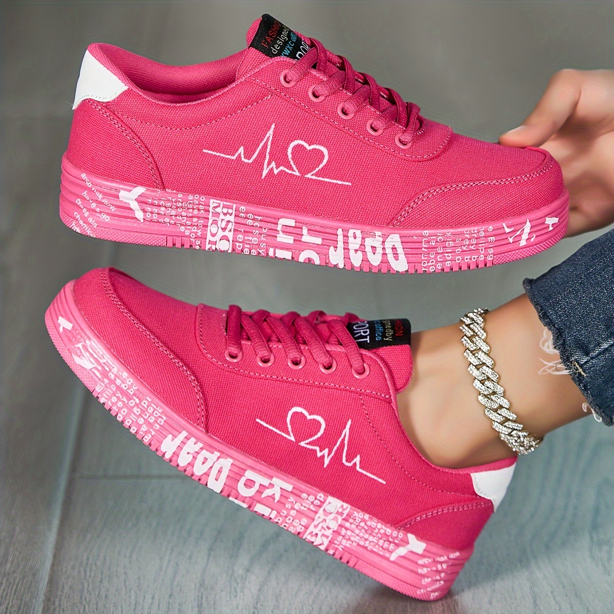 Women s Heart Pattern Canvas Shoes Casual Lace Outdoor Shoes details 6